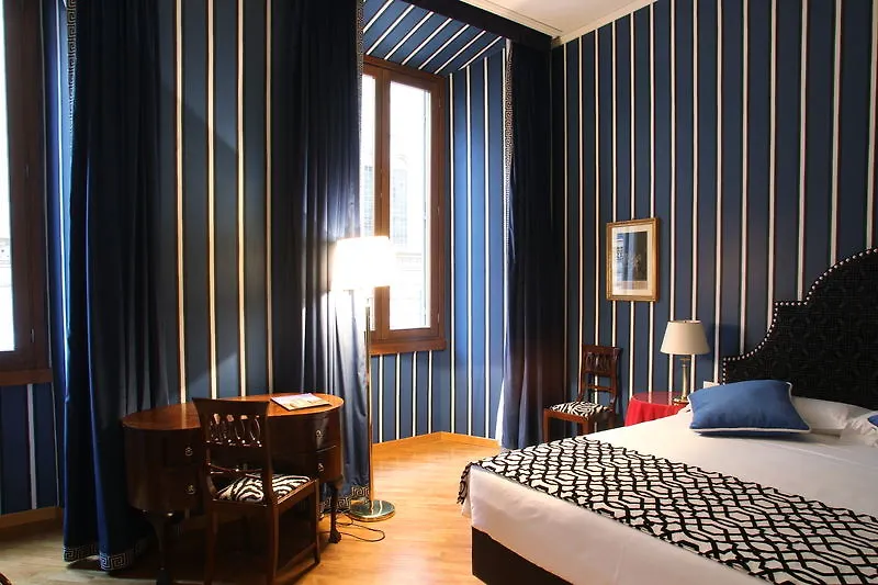 **** Otel Room Mate Collection Isabella, Floransa İtalya