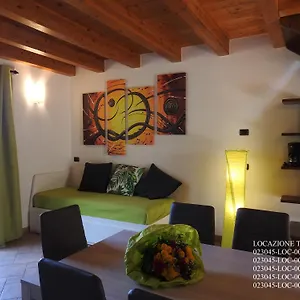 Tasel With Heated Pool , Malcesine Italië